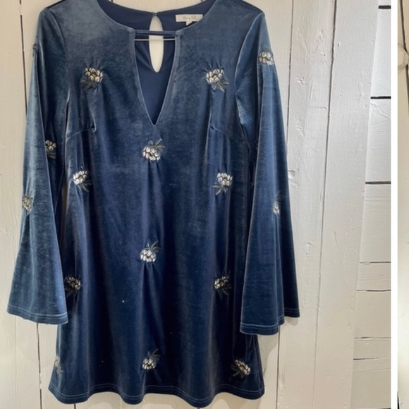 NWT SM Blue Honey Belle Velvet Embroidered Flare A Line Dress Bell Sleeve - Picture 1 of 5